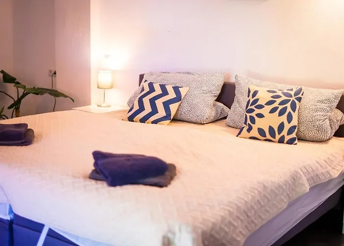 Modernes Ruhige Mit Blick Ins Gruene